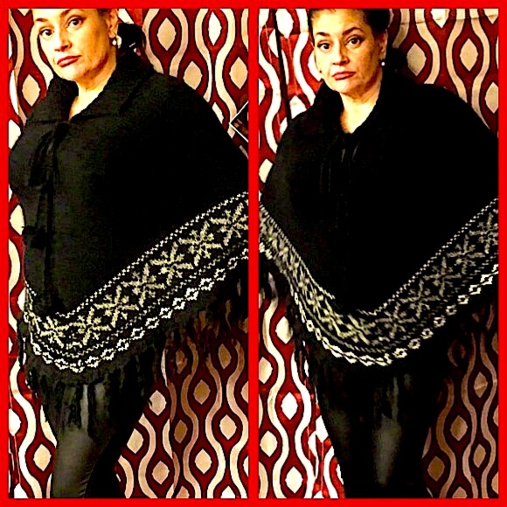 ✤❥❥⭕️👽⭕️5-4-$25 PONCHO❣SUPER CUTE KNIT - Picture 1 of 16